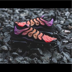 Nike Air Vapormax Plus ‘Sunset Grid’ sz 8.5